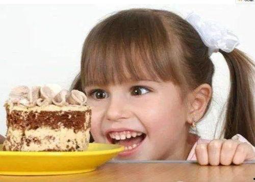 吃瓜阿姨吃糖,糖的诱惑与人生感悟