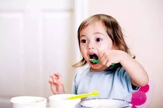 头条小朋友吃东西,小朋友们的美食探索之旅